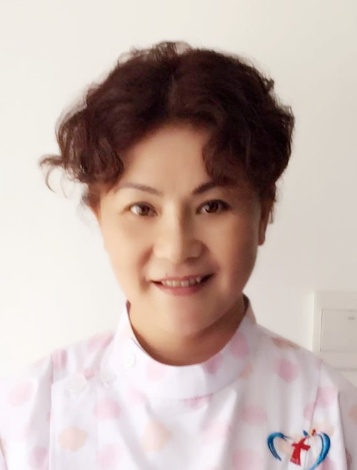 北京爱心宝贝家政网高端涉外月嫂邓刚近照