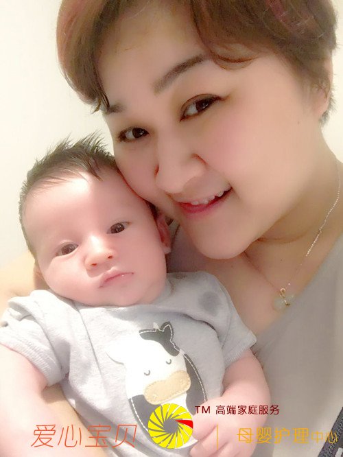 涉外育儿嫂护理宝宝中