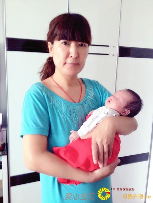 涉外保姆杜红英育婴中