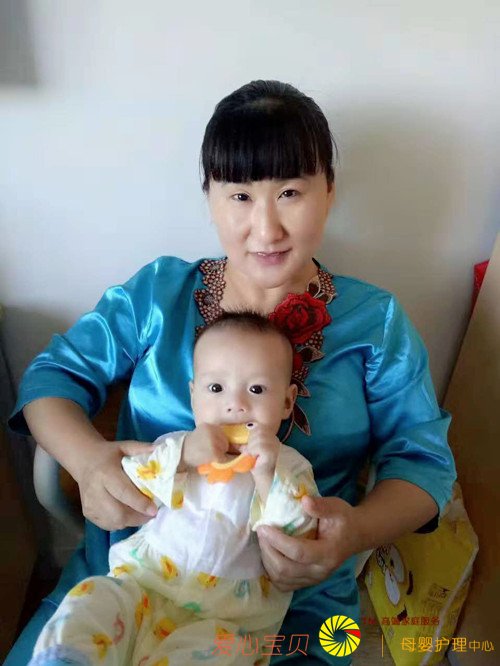 北京爱心宝贝家政公司涉外育婴师张小凤近照